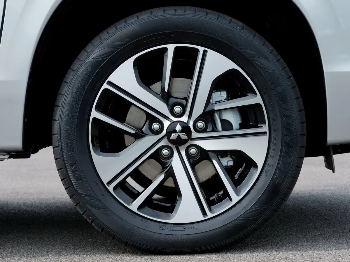 Mitsubishi Xpander I Внедорожник 5 дв. — сүрөт 15