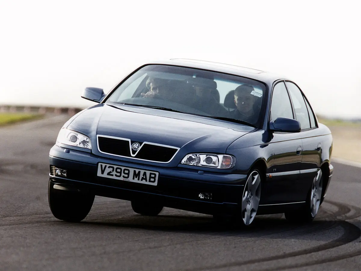 Vauxhall Omega B Рестайлинг Седан — photo 3