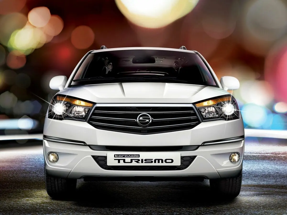 SsangYong Korando Turismo I Минивэн — фото 2