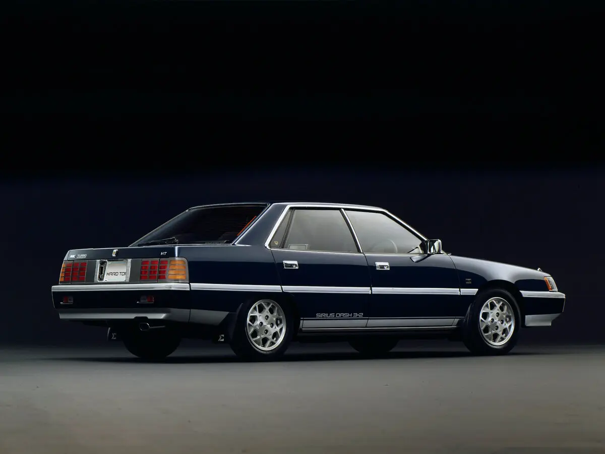 Mitsubishi Eterna V Седан — 照片 4