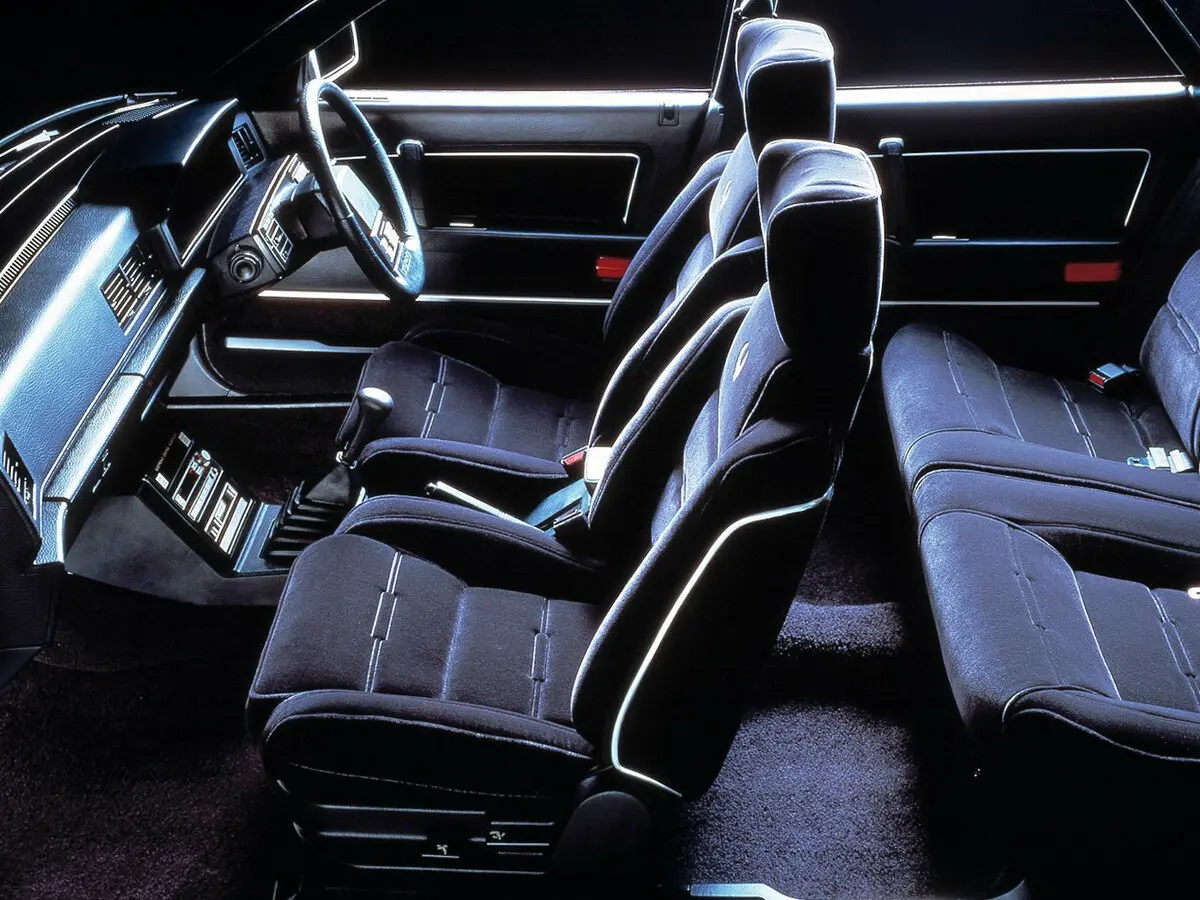 Mitsubishi Eterna V Седан — 照片 6