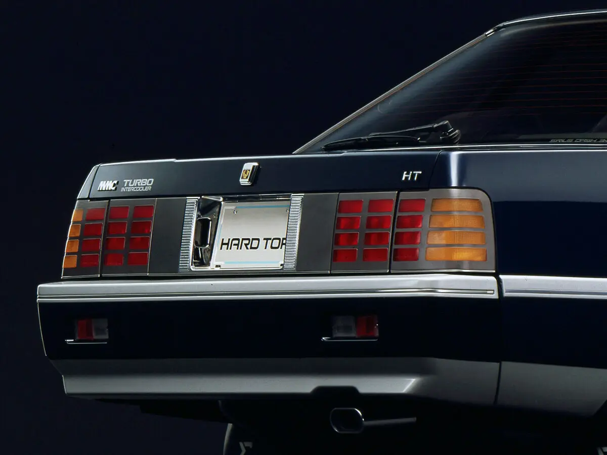 Mitsubishi Eterna V Седан — 照片 11