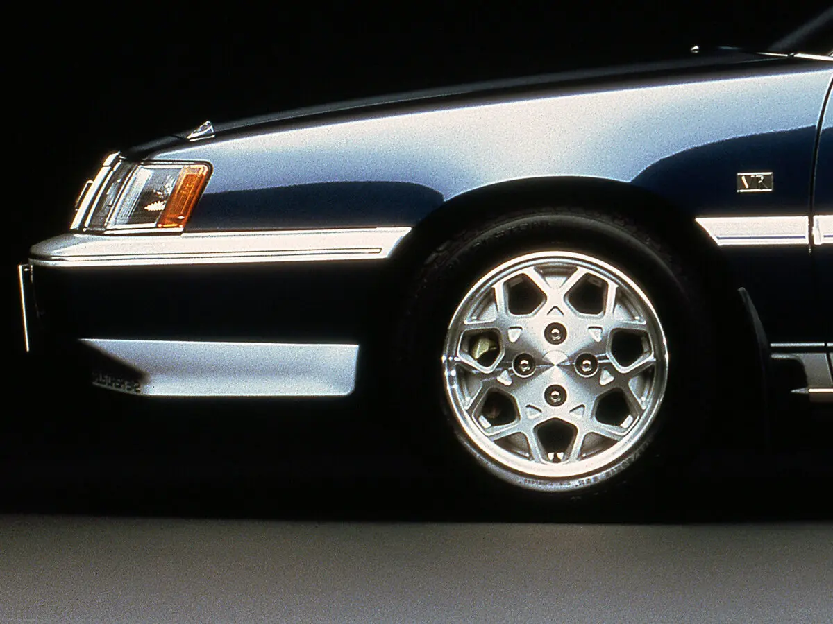 Mitsubishi Eterna V Седан — 照片 12