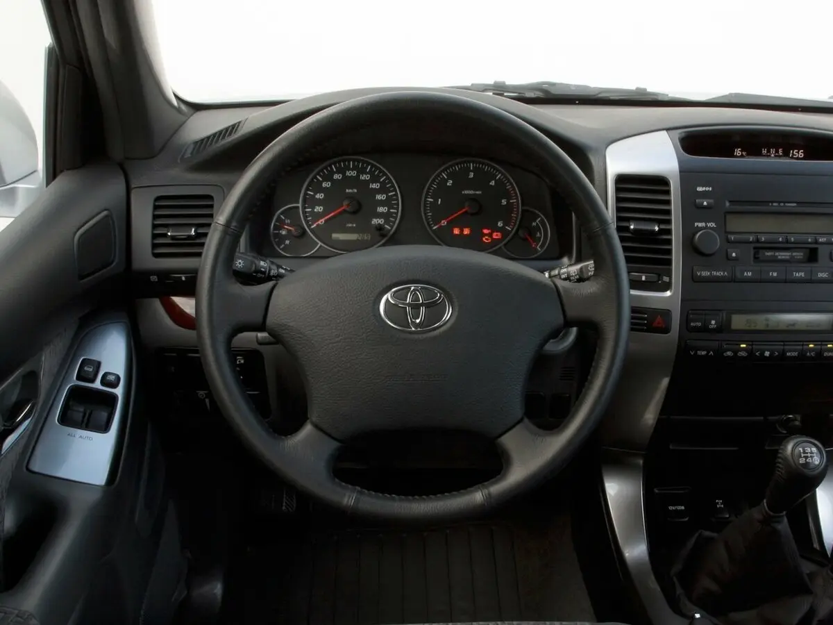 Toyota Land Cruiser Prado 120 Series Рестайлинг Внедорожник 3 дв. — фото 7