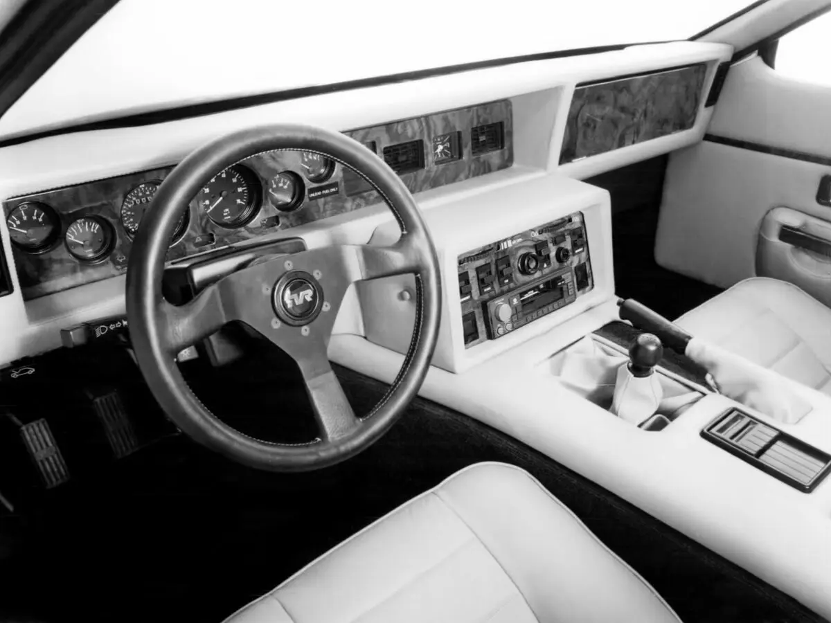 TVR Tasmin I Купе — 照片 2