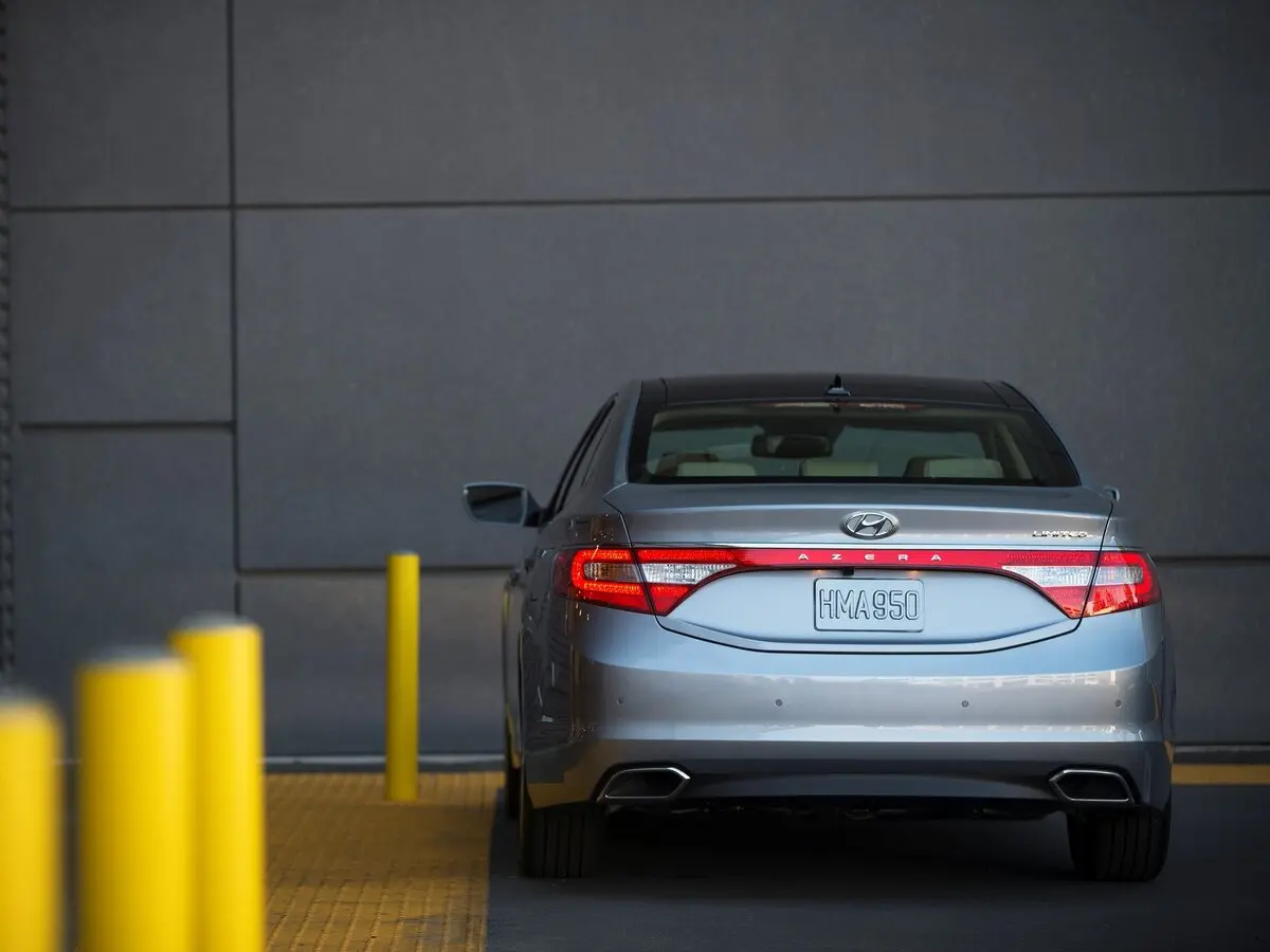 Hyundai Azera II Рестайлинг Седан — сүрөт 4