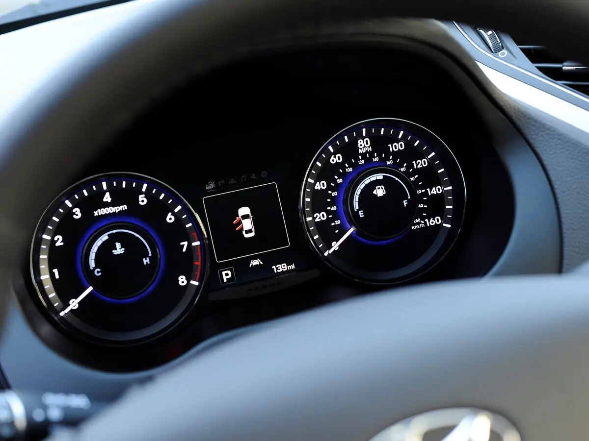 Hyundai Azera II Рестайлинг Седан — сүрөт 9