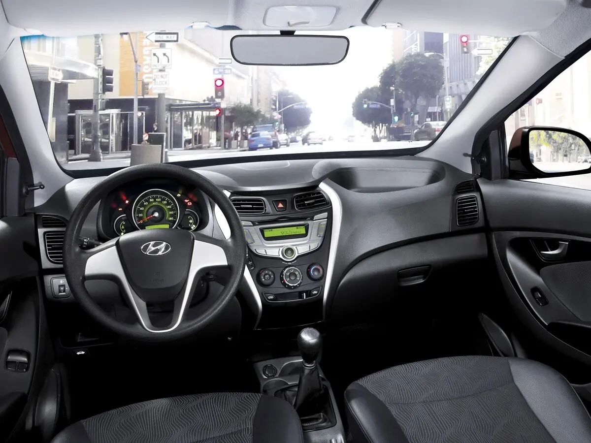 Hyundai EON I Хэтчбек 5 дв. — photo 4