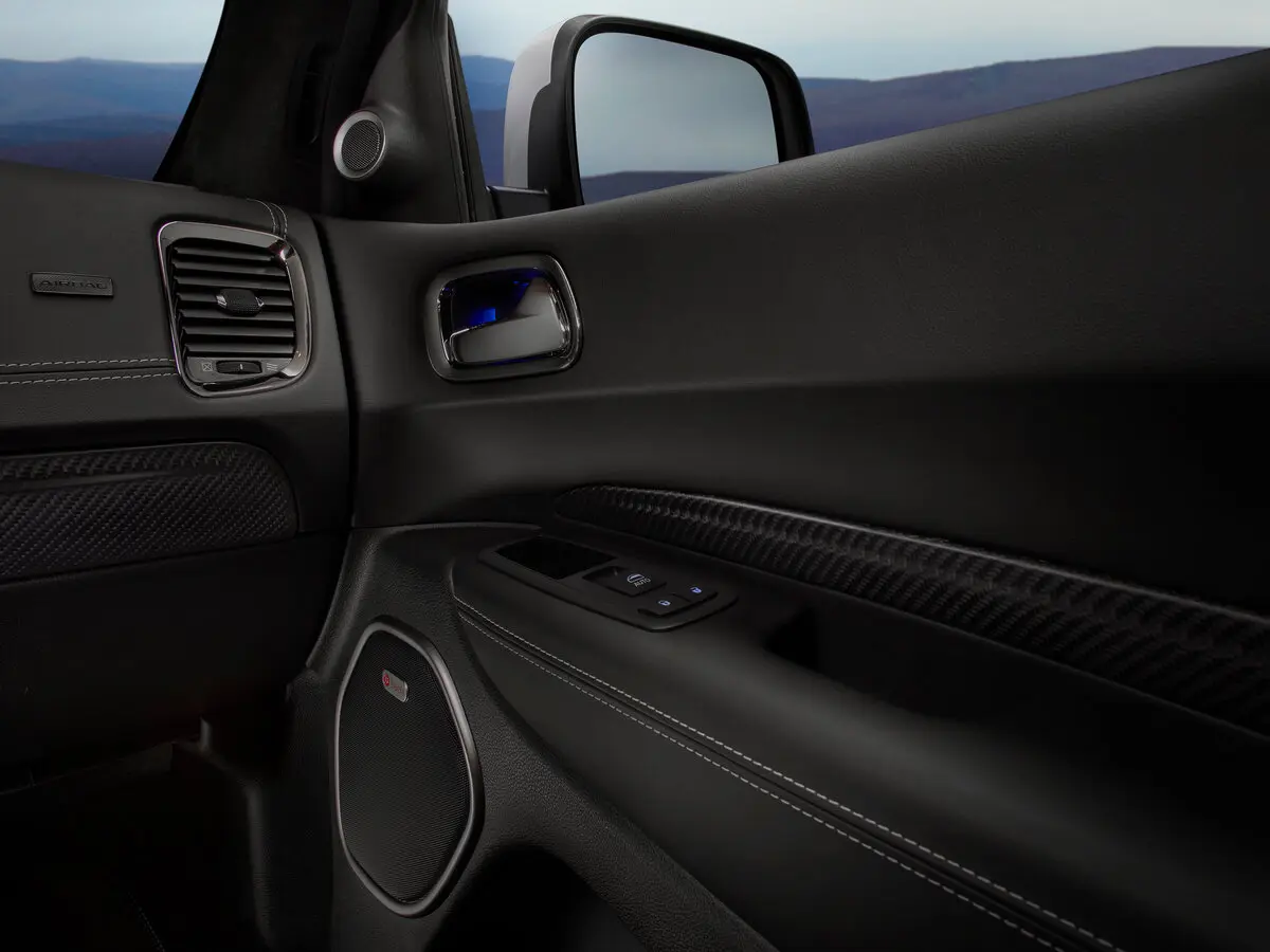 Dodge Durango III Рестайлинг Внедорожник 5 дв. SRT — photo 12