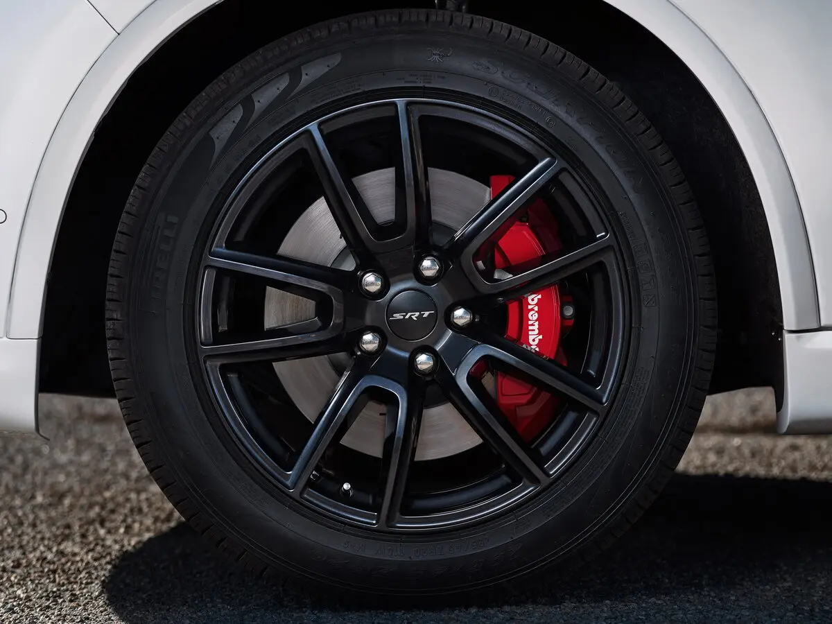 Dodge Durango III Рестайлинг Внедорожник 5 дв. SRT — photo 17