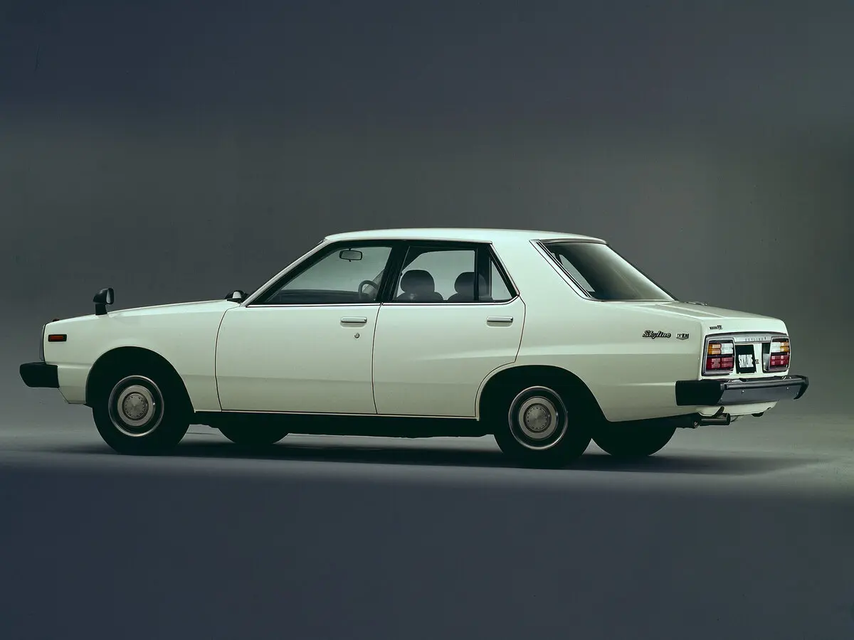 Nissan Skyline V (C210) Седан — 照片 2