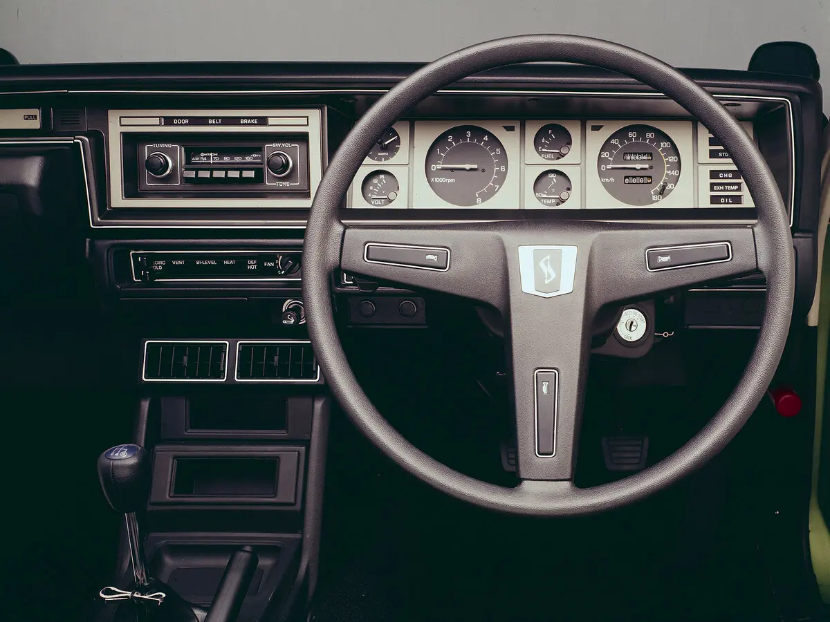 Nissan Skyline V (C210) Седан — 照片 3