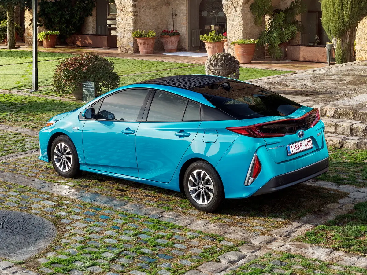 Toyota Prius IV (XW50) Лифтбек PHV ZVW52 — фото 5