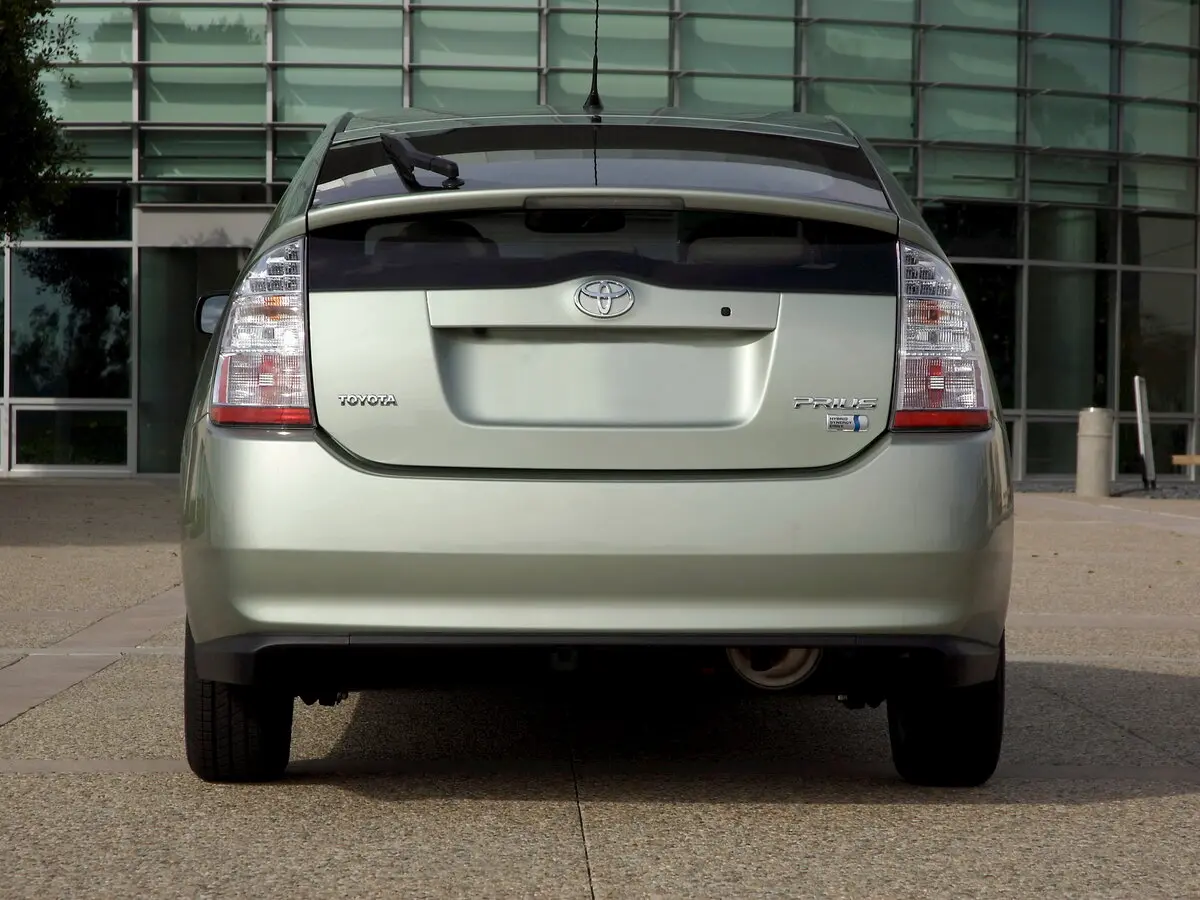 Toyota Prius II Рестайлинг (XW20) Лифтбек — фото 4