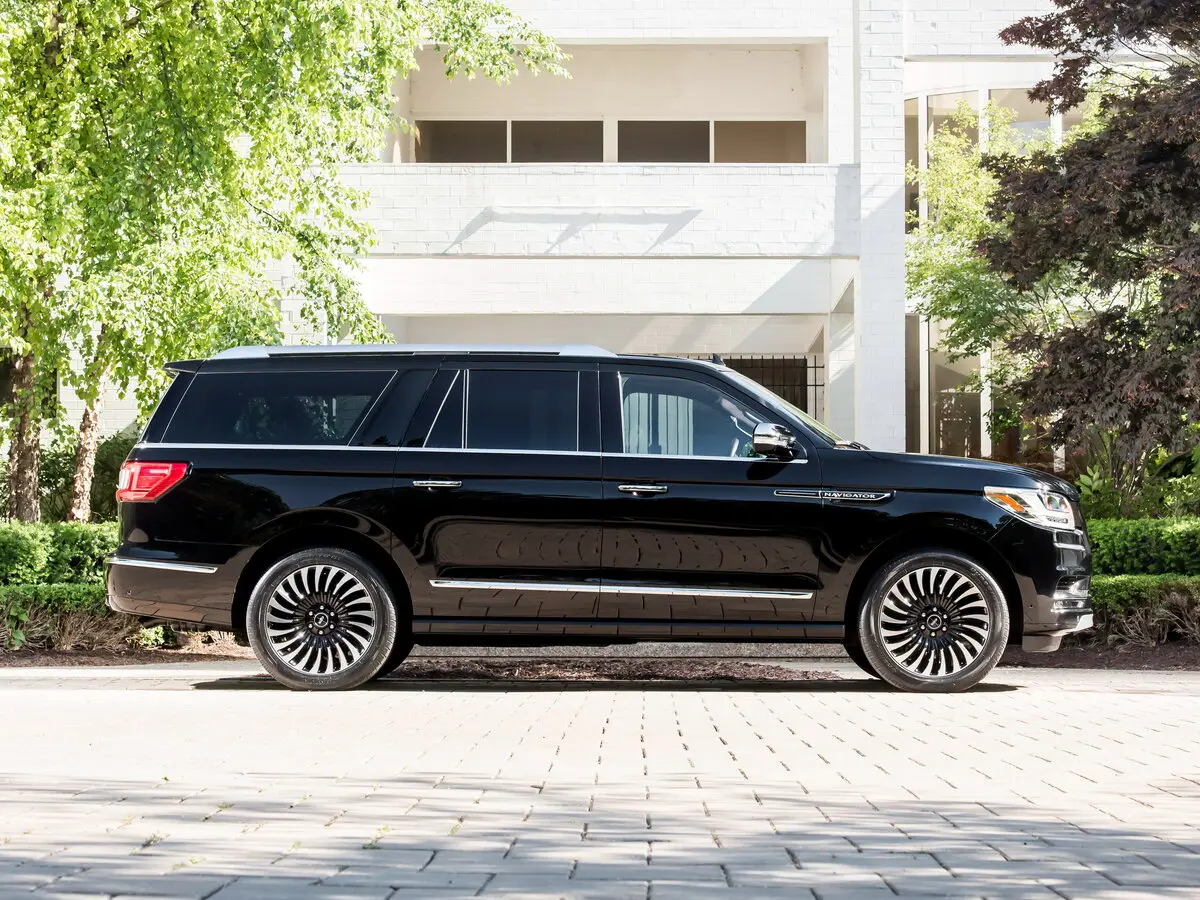 Lincoln Navigator IV Внедорожник 5 дв. L — 照片 2