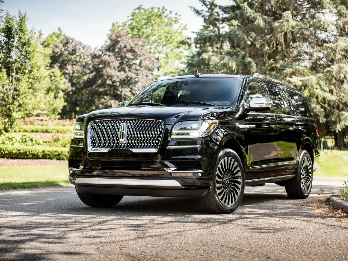 Lincoln Navigator IV Внедорожник 5 дв. L — 照片 3