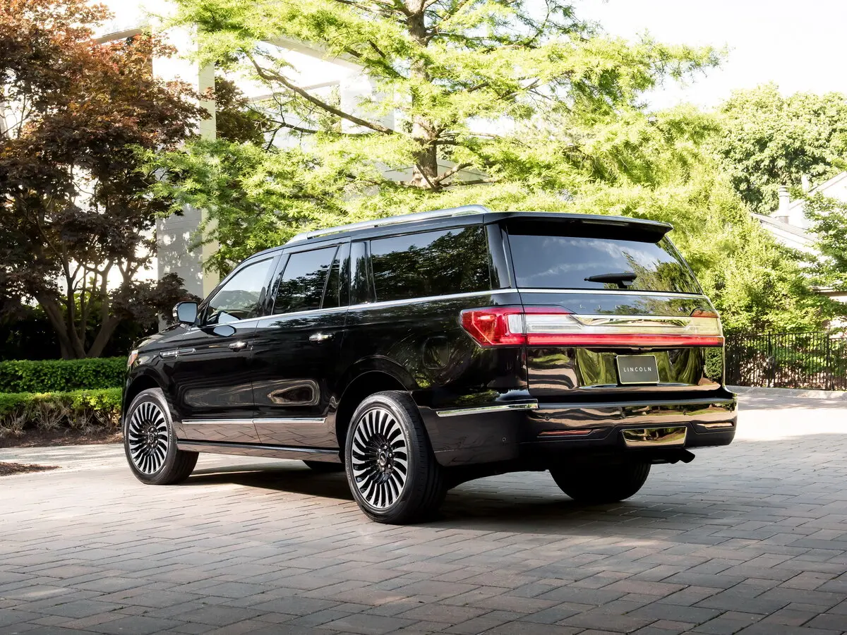 Lincoln Navigator IV Внедорожник 5 дв. L — 照片 4