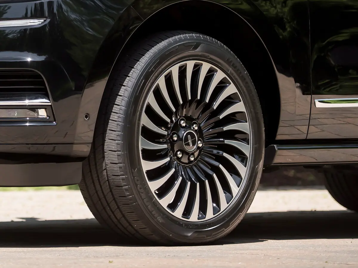 Lincoln Navigator IV Внедорожник 5 дв. L — 照片 13