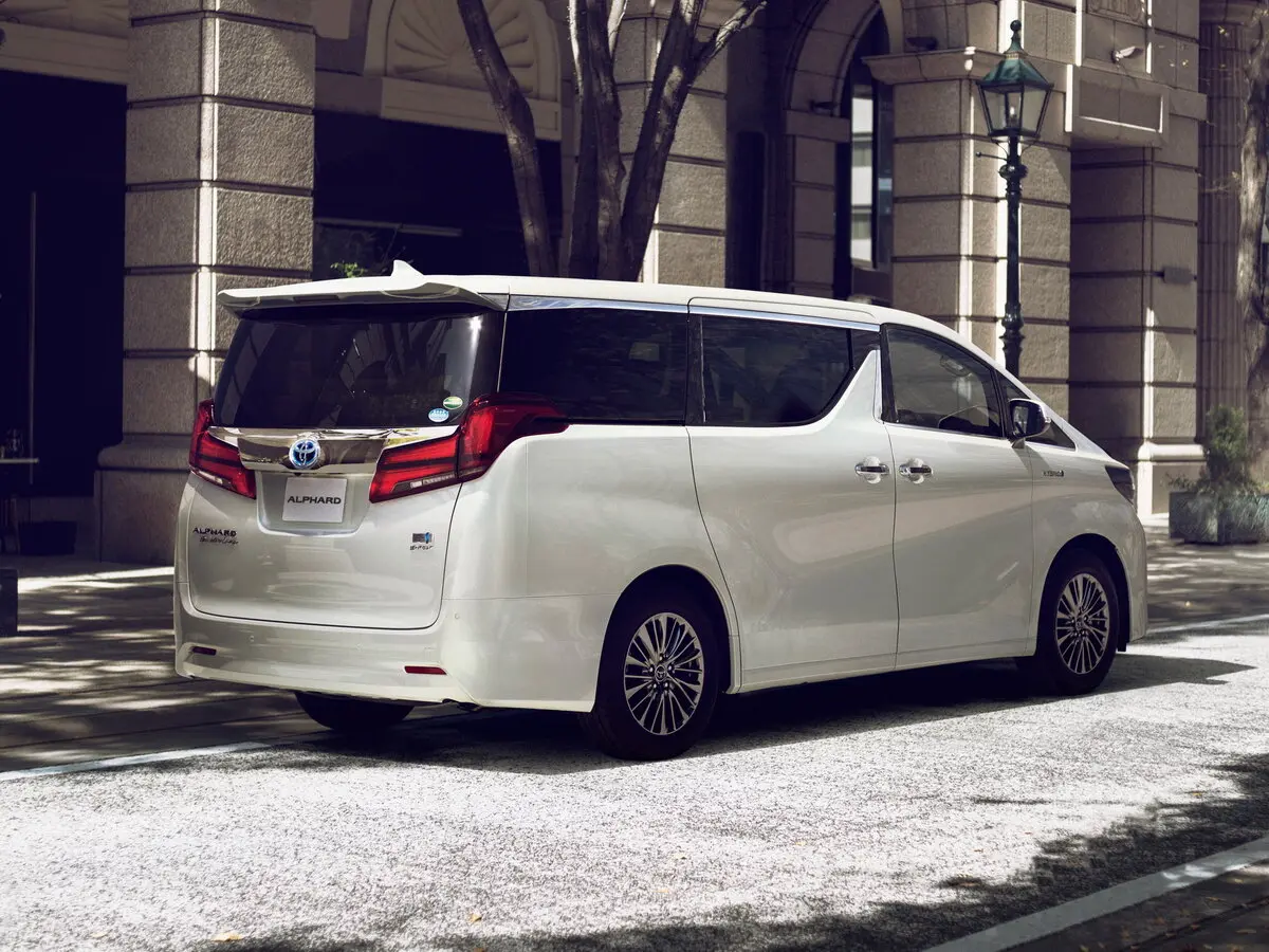 Toyota Alphard III Рестайлинг Минивэн — фото 2