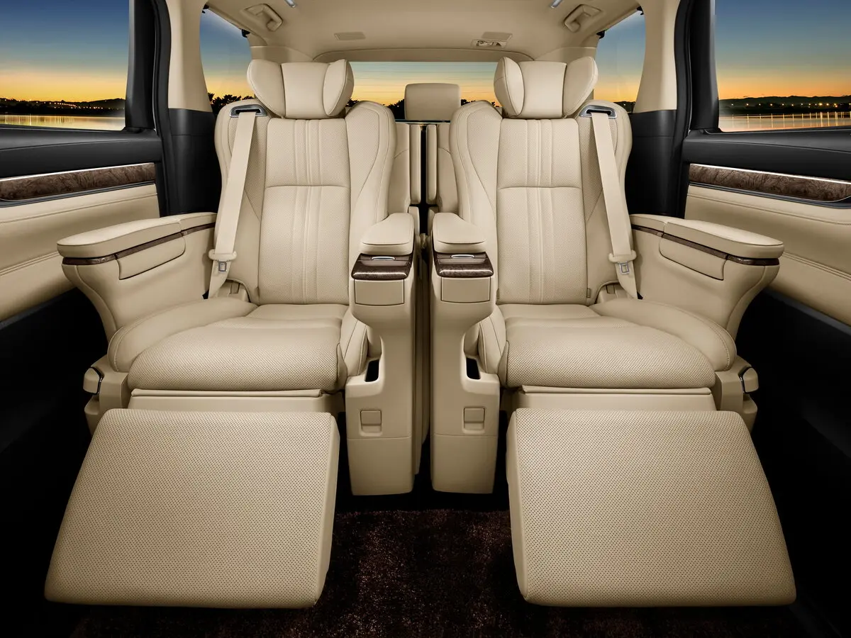 Toyota Alphard III Рестайлинг Минивэн — фото 4