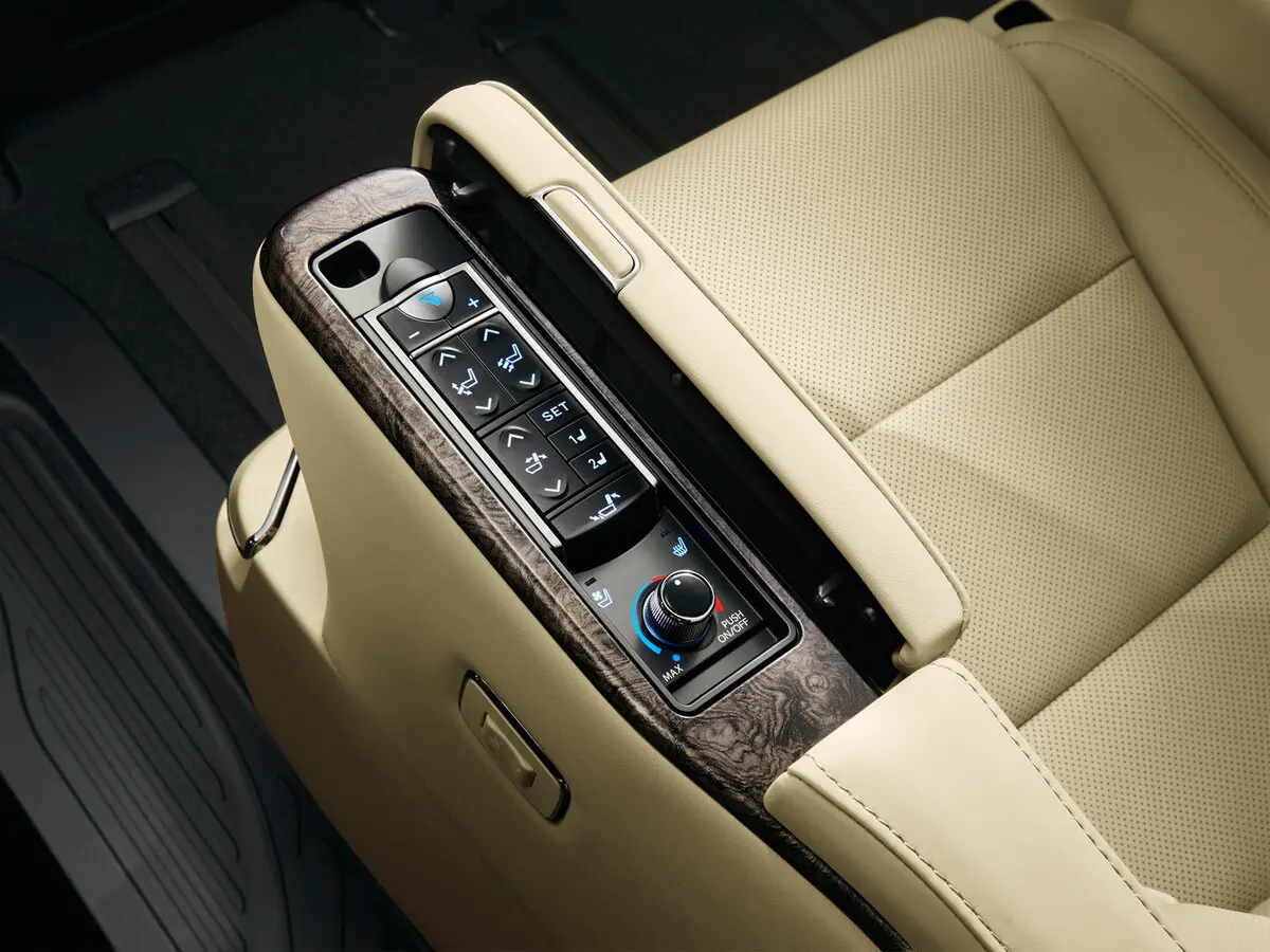 Toyota Alphard III Рестайлинг Минивэн — фото 8