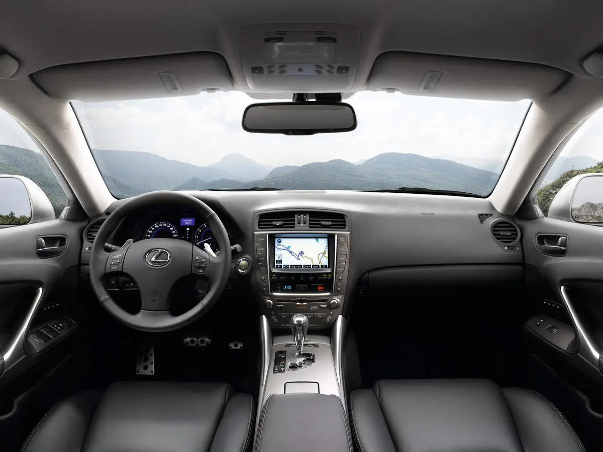 Lexus IS II Рестайлинг Седан — фото 6