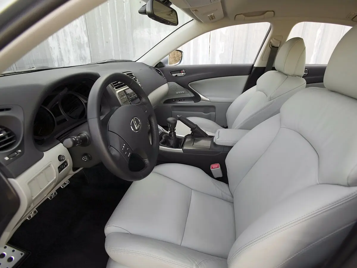 Lexus IS II Рестайлинг Седан — фото 8