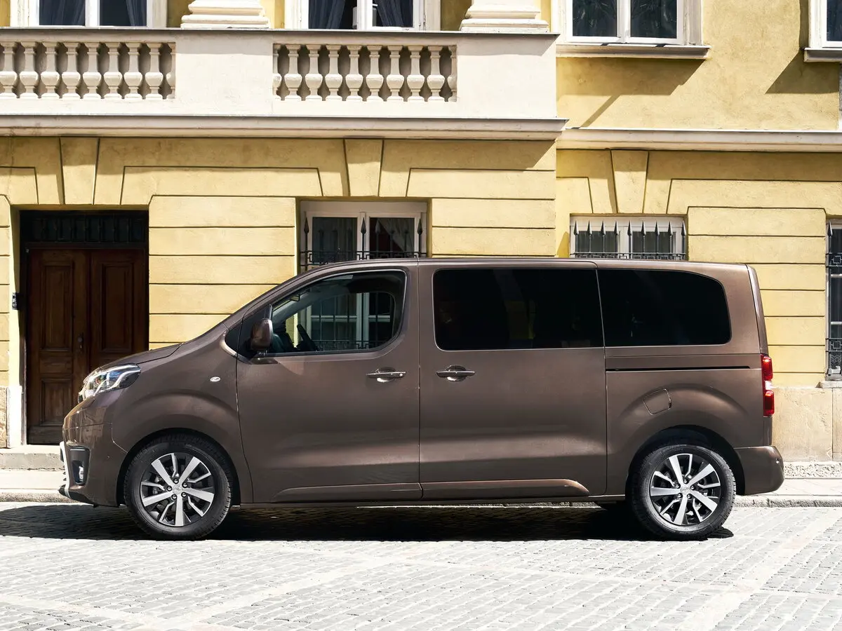 Toyota ProAce II Минивэн L1 — сүрөт 2