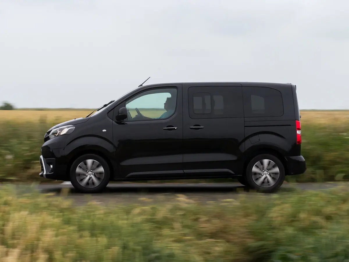 Toyota ProAce II Минивэн Compact — сүрөт 2