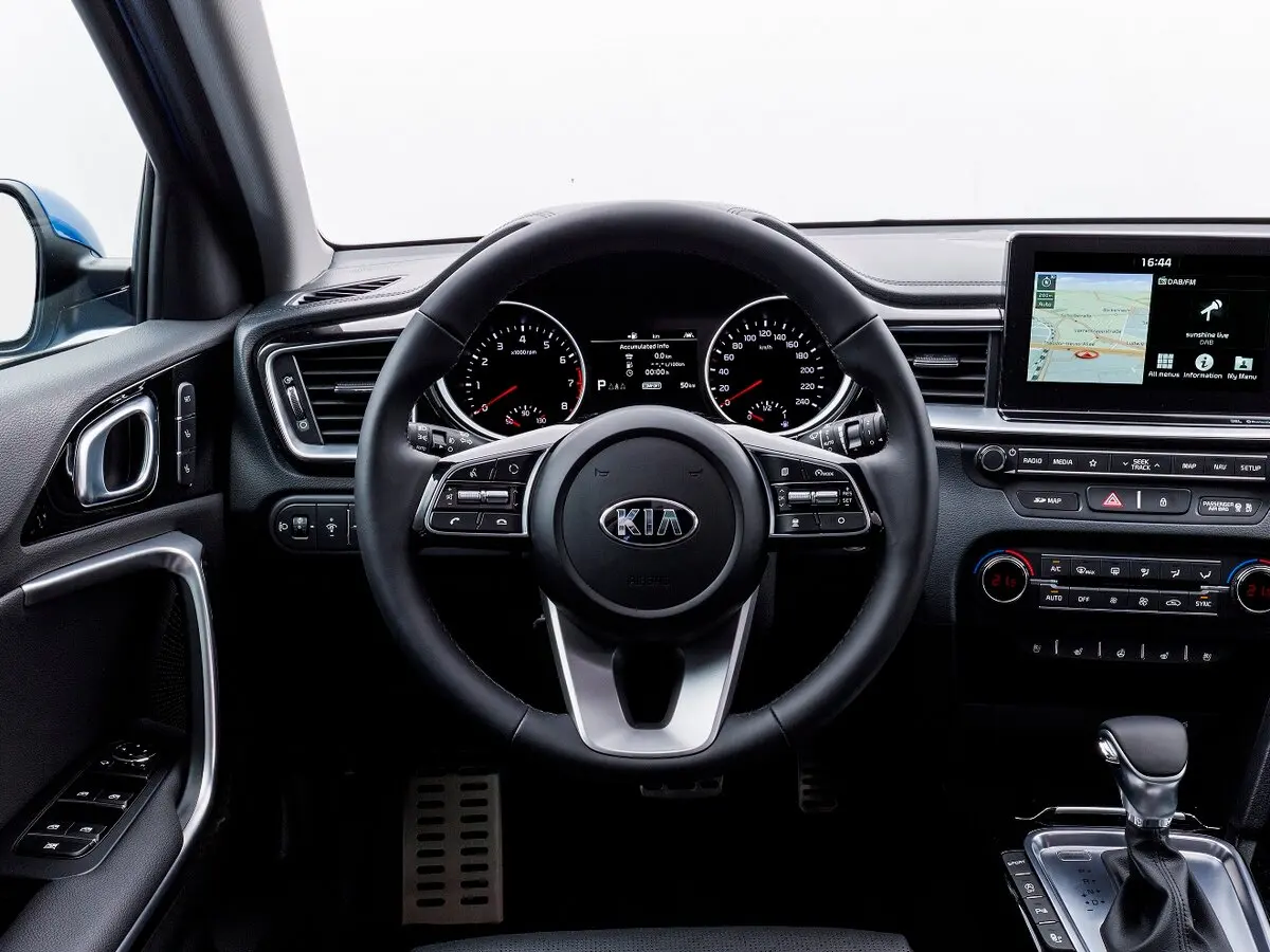 Kia Ceed III Хэтчбек 5 дв. — 照片 10