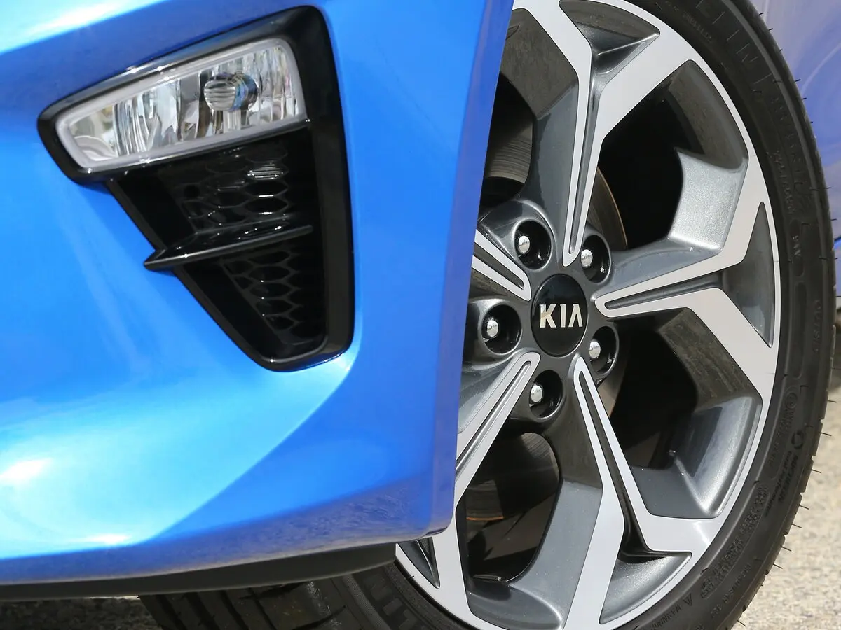 Kia Ceed III Хэтчбек 5 дв. — 照片 19