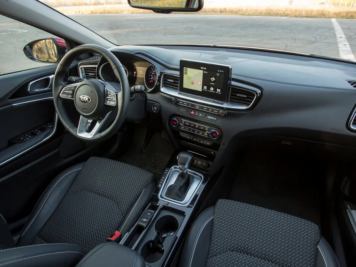 Kia Ceed III Хэтчбек 5 дв. — 照片 25