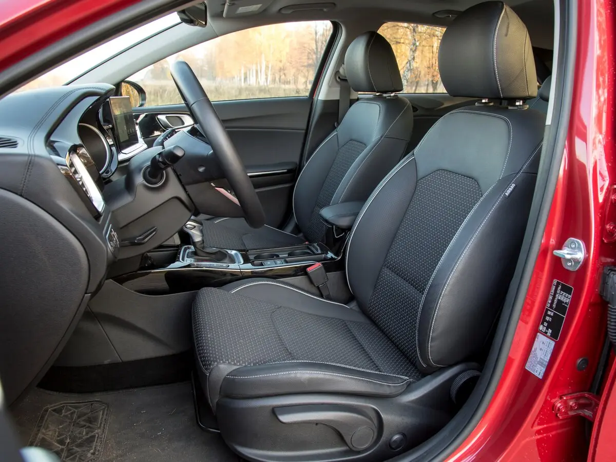 Kia Ceed III Хэтчбек 5 дв. — 照片 26