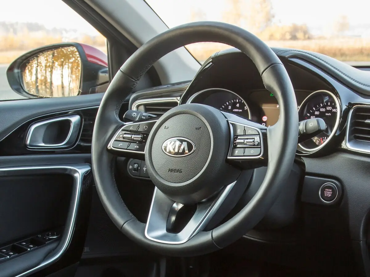 Kia Ceed III Хэтчбек 5 дв. — 照片 28