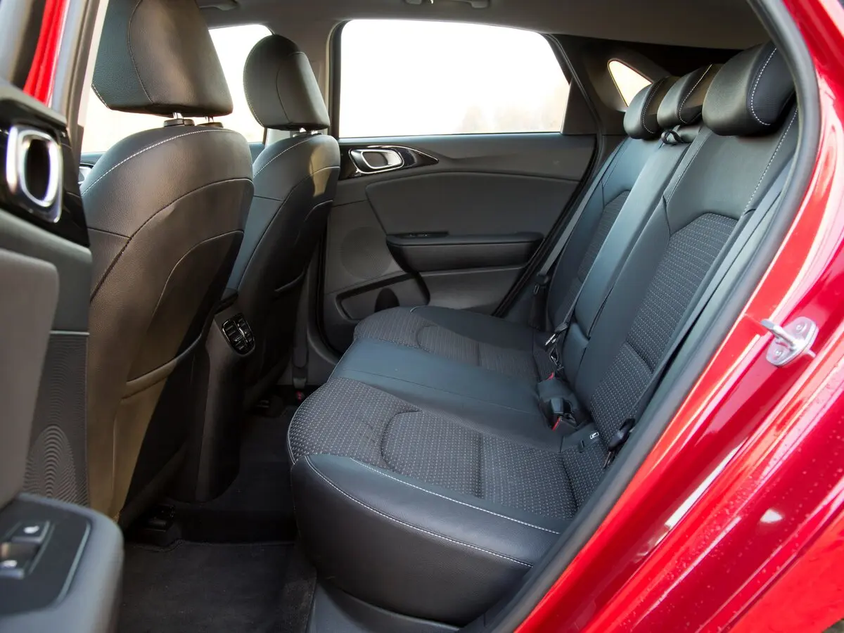 Kia Ceed III Хэтчбек 5 дв. — 照片 29