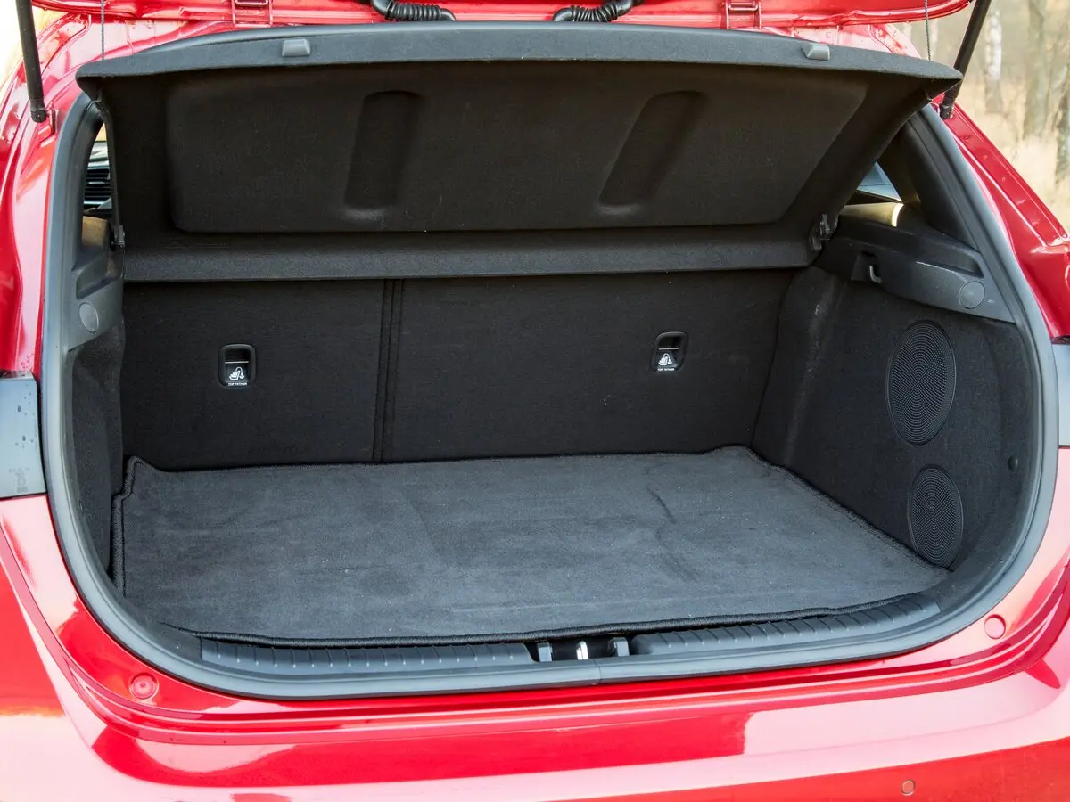 Kia Ceed III Хэтчбек 5 дв. — 照片 32