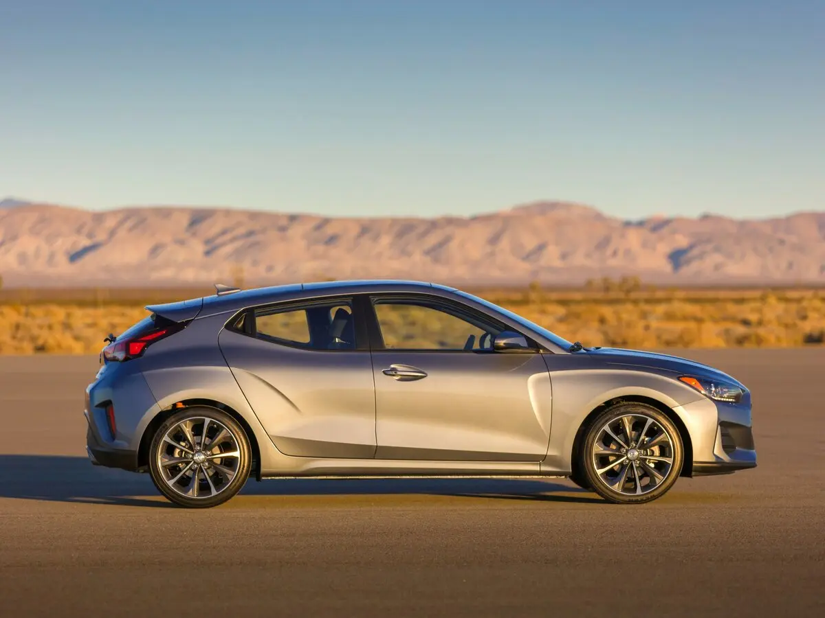 Hyundai Veloster II Хэтчбек 4 дв. — сүрөт 2