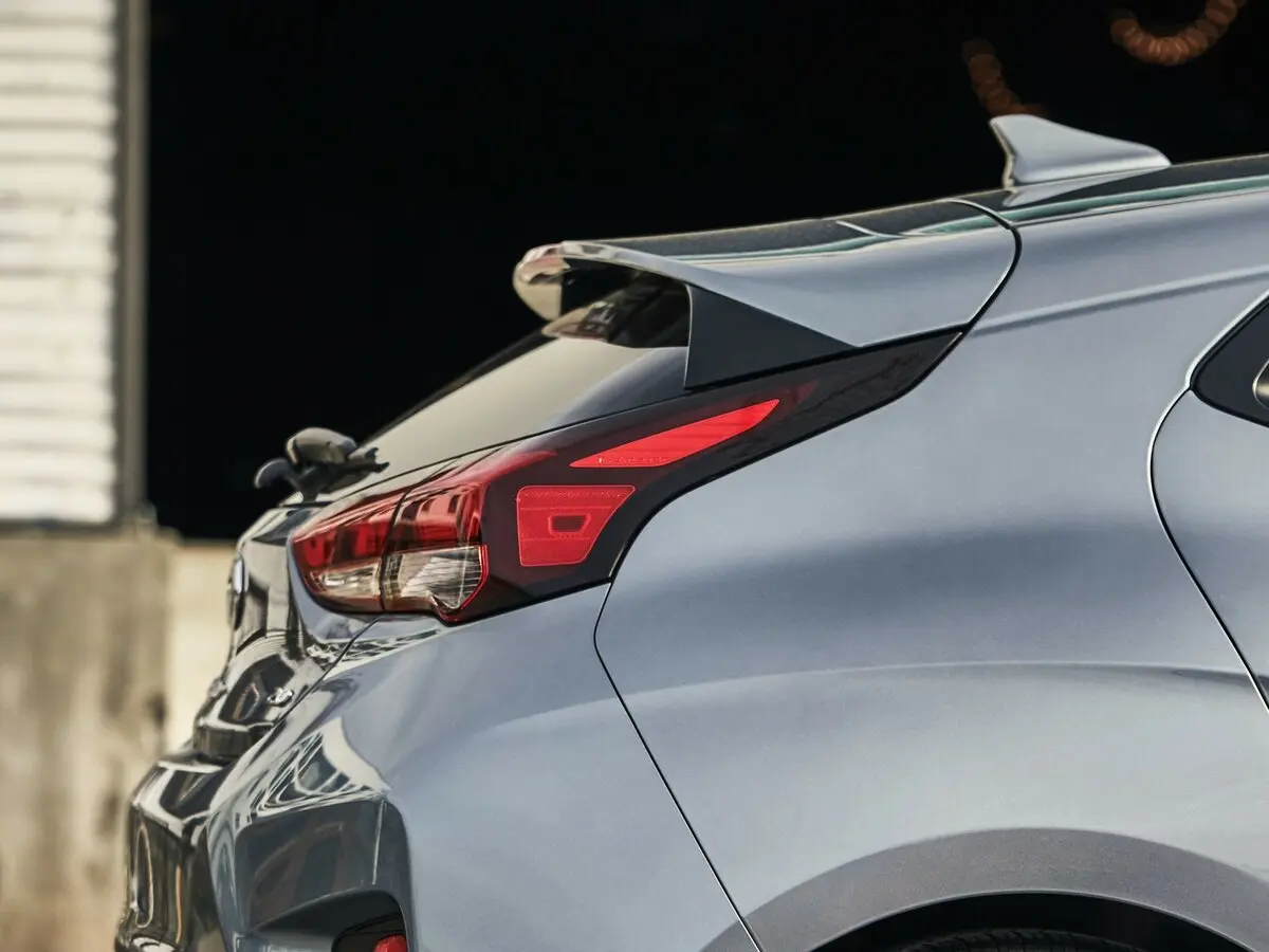 Hyundai Veloster II Хэтчбек 4 дв. — сүрөт 12