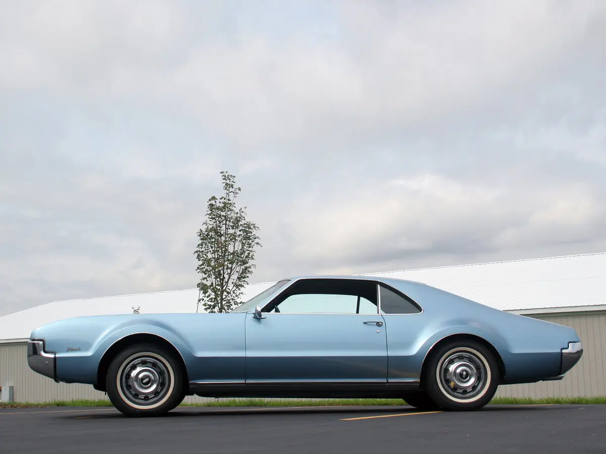Oldsmobile Toronado I Купе — 照片 2