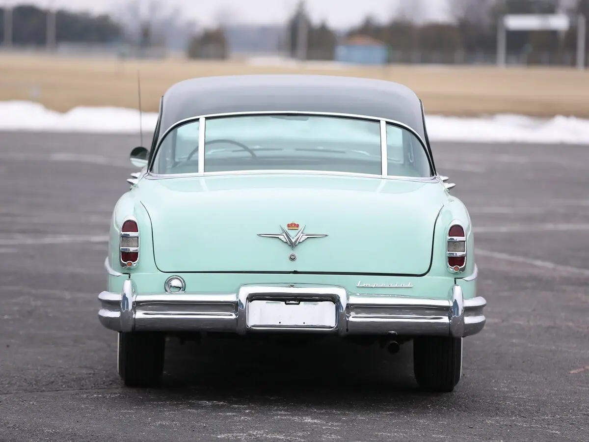 Chrysler Imperial VI Седан Custom — сүрөт 4