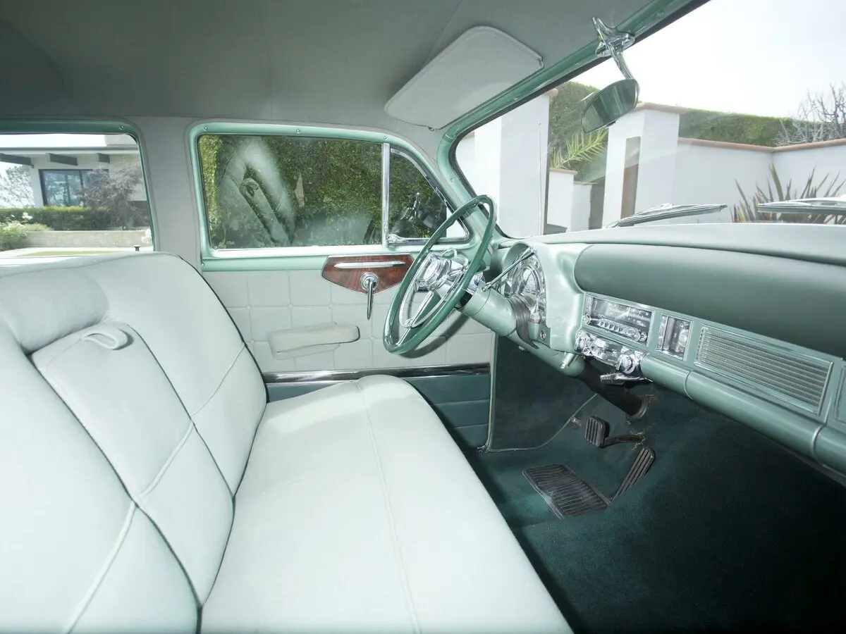 Chrysler Imperial VI Седан Custom — сүрөт 7