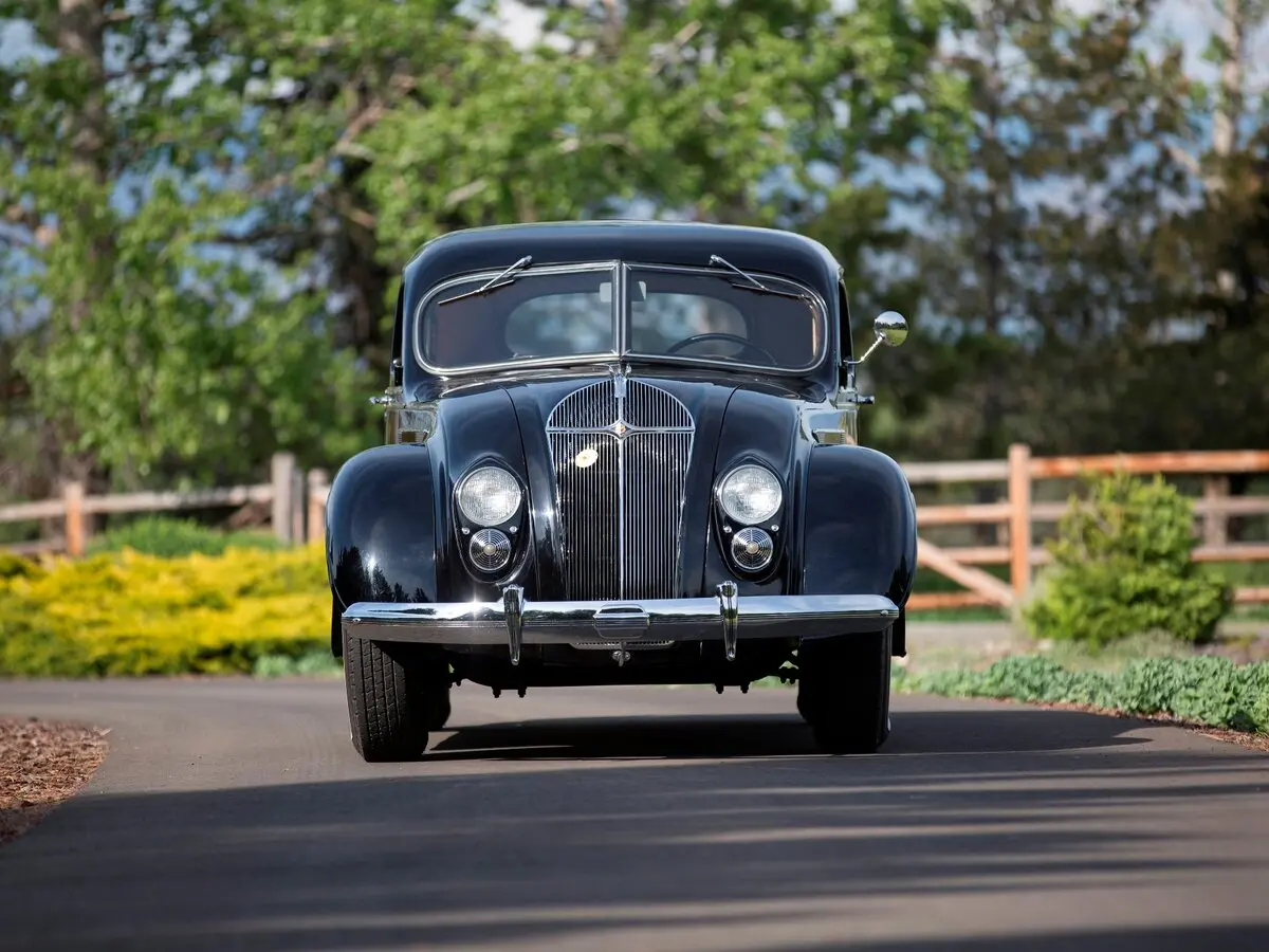 Chrysler Imperial III Седан — сүрөт 3