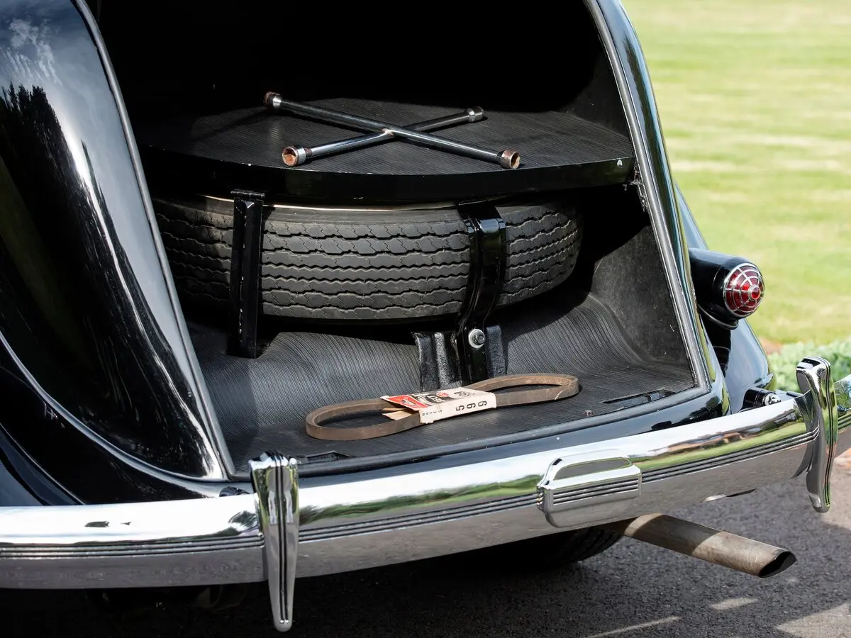 Chrysler Imperial III Седан — сүрөт 11