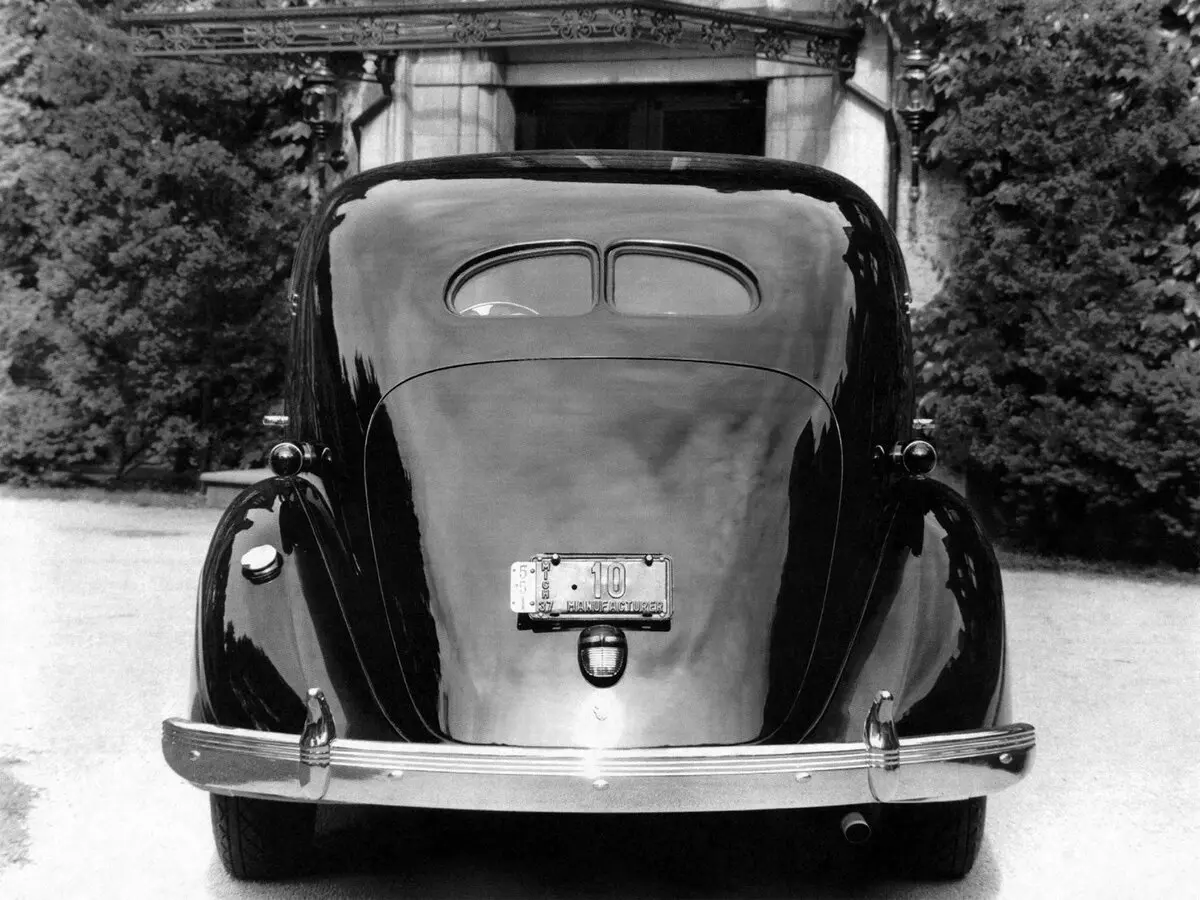 Chrysler Imperial IV Седан — сүрөт 3