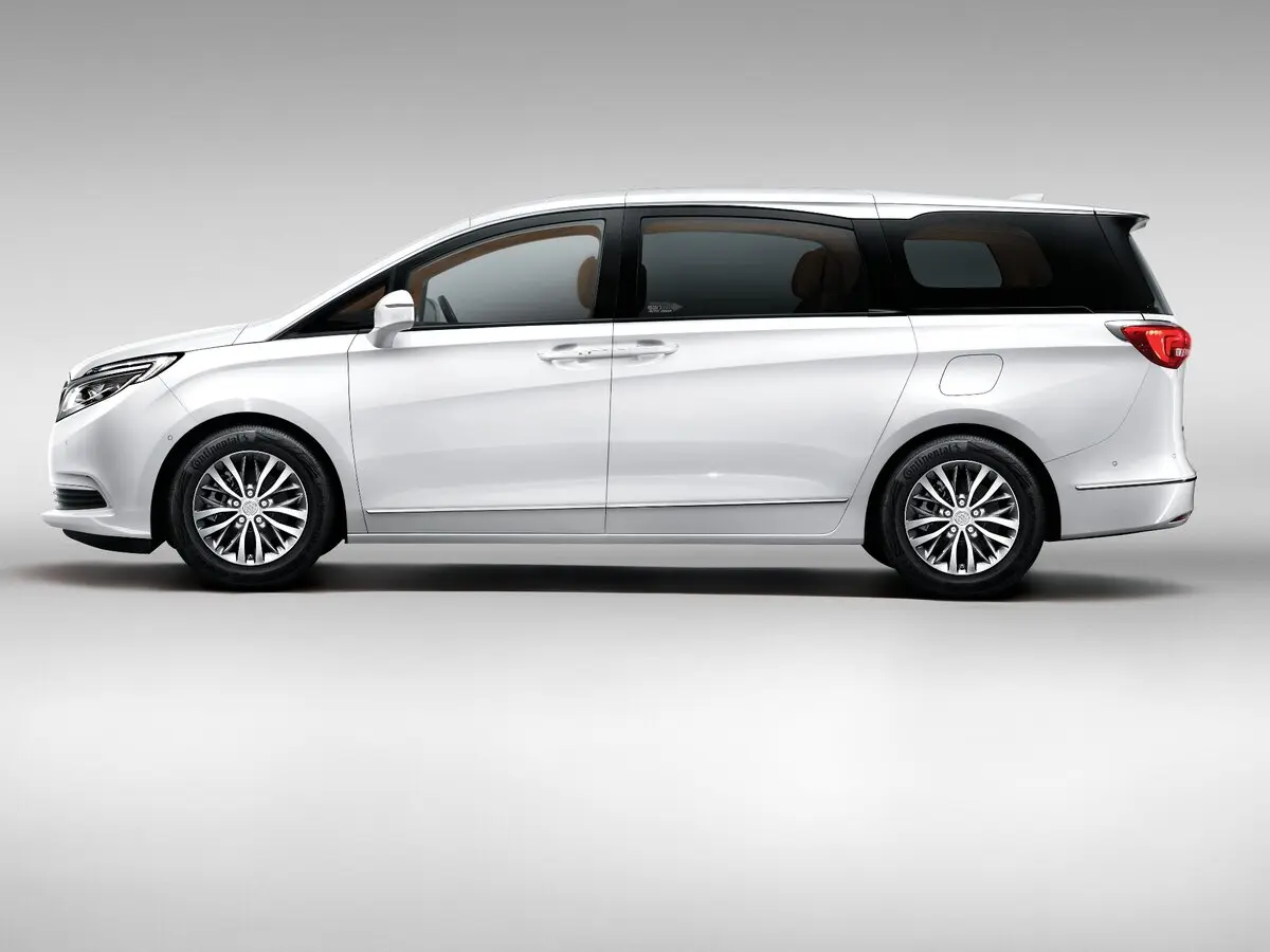Buick GL8 III Минивэн — photo 2
