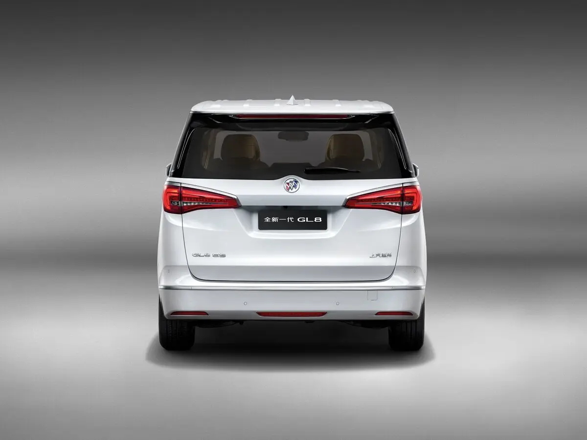 Buick GL8 III Минивэн — photo 4