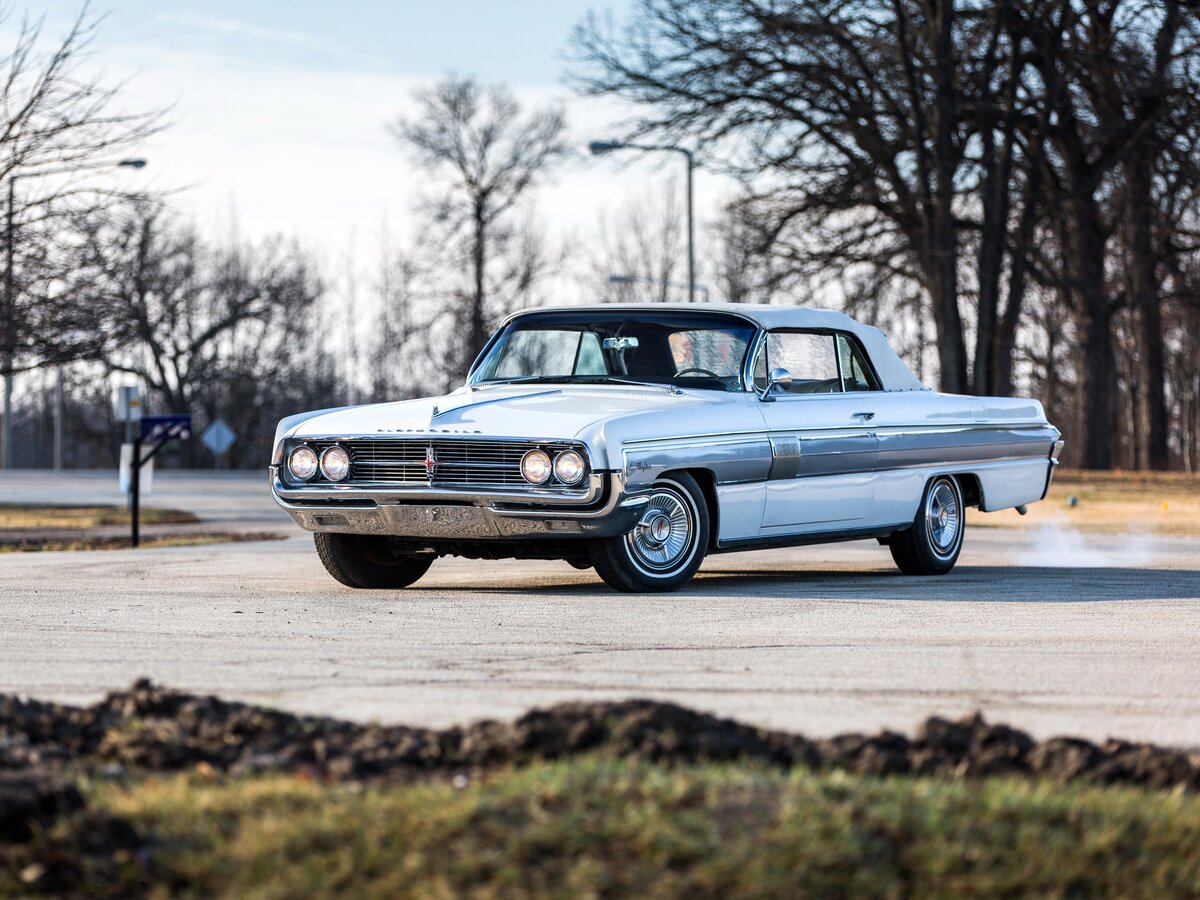 Oldsmobile Starfire I
