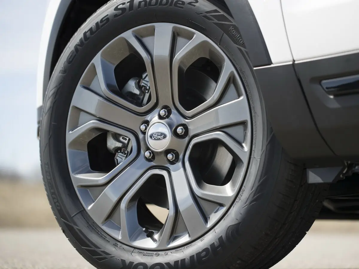 Ford Explorer V Рестайлинг 2 Внедорожник 5 дв. — photo 18