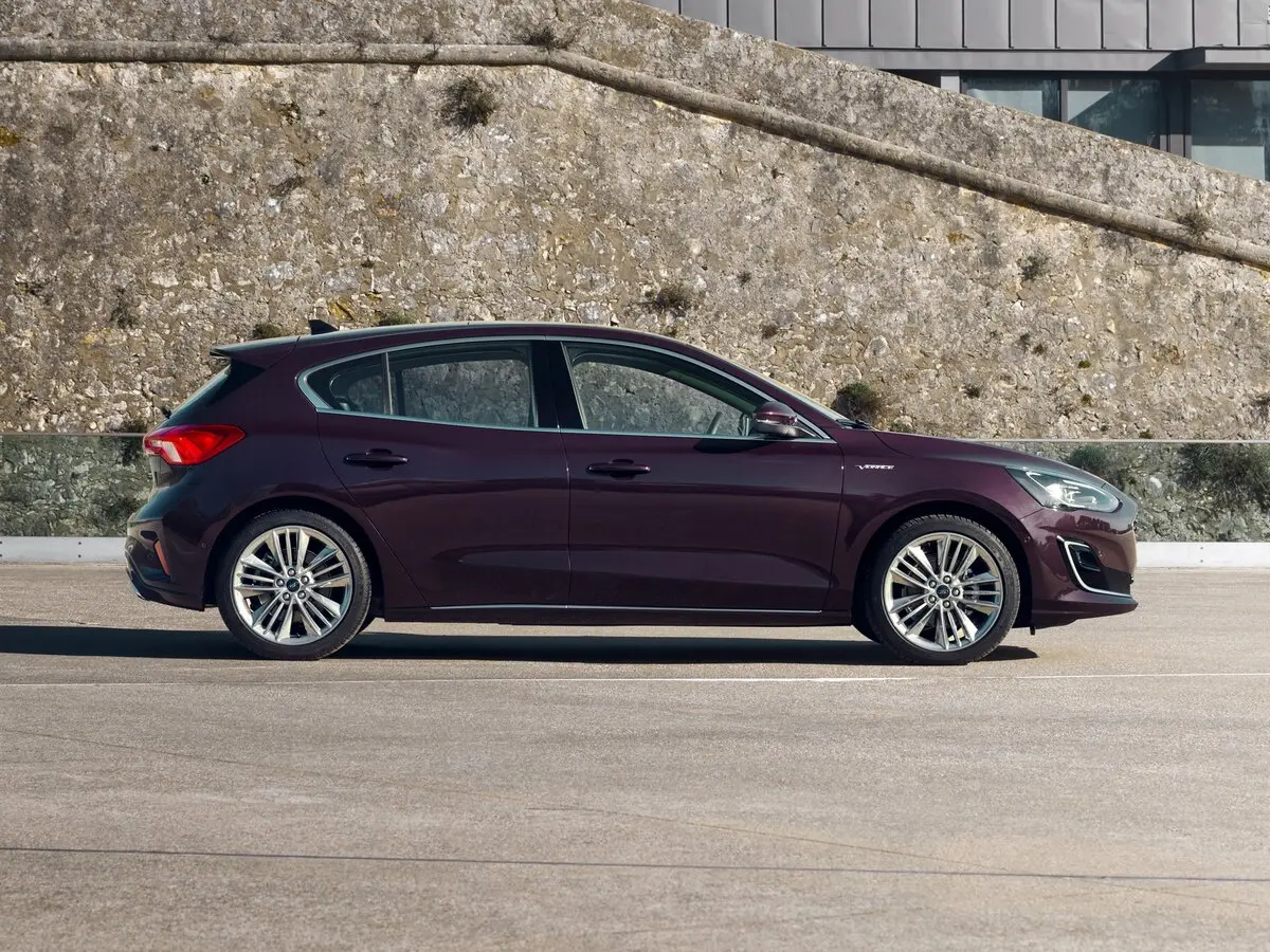 Ford Focus IV Хэтчбек 5 дв. — фото 2