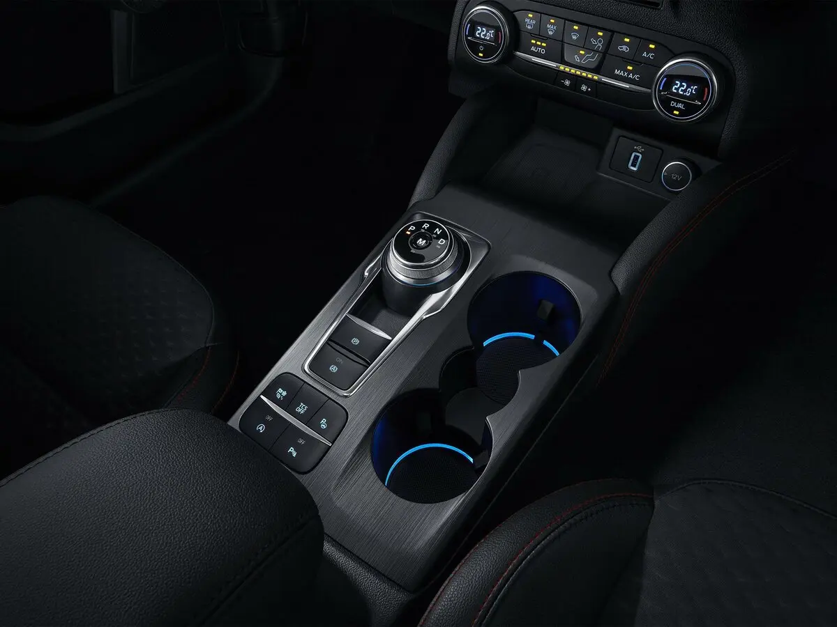 Ford Focus IV Хэтчбек 5 дв. — фото 13